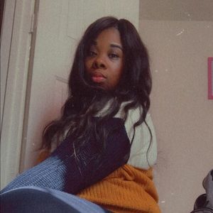 Meet your Posher, Danielle